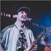Laureando in Sassofono Jazz propone lezioni di Sax, Musica e Flauto Traverso