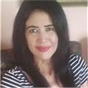 Profesor de inglés imparte clases a niños, adolescentes y adultos