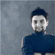 Eine Person, deren Muttersprache Türkisch ist und die Türkisch unterrichtet-A person whose native language is Turkish and who teaches Turkish