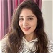 Bonjour! Je m’appelle Lina et je suis professeure d’Anglais. J’enseigne L’Anglais à TOUS les niveaux