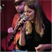 Diplomata in canto jazz impartisce lezioni di canto e teoria a Milano e Cernusco s\n