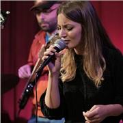 Diplomata in canto jazz impartisce lezioni di canto e teoria a Milano e Cernusco s\n