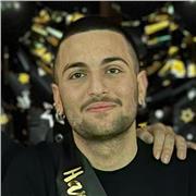 Hai difficoltà con i compiti? Ti serve una mano per capire meglio le lezioni?
Sono qui per aiutarti