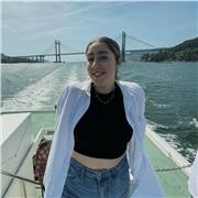 Profesora titulada en Educación Infantil y Máster de Psicología en Contextos Educativos.