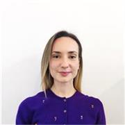 Yoga teacher & psychologist. Online sessions tailored to your body, mind and goals. All levels welcome - I meet you where you are