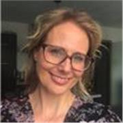 Professeure qualifiée donne cours de français enfants/adultes aide aux devoirs, suivi scolaire uniquement EN LIGNE. 