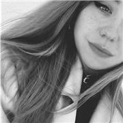 Soy docente de certificados de profesionalidad para el empleo y titulada superior en dirección de cocina, así como en cocina y gastronomía. 
También estoy capacitada para dar clases particulares de nivel de primaria, ESO o Bachillerato (especialmente de l