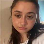 Laureanda in scienze chimiche impartisce lezioni di chimica e inglese