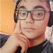 Ragazzo in procinto di andare al conservatorio da lezioni di chitarra