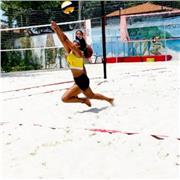 Atleta de vôlei, atualmente estudante de educação fisica e faço estagio dando aulas de vôlei