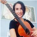 Insegnante diplomata al conservatorio offre lezioni di chitarra classica