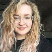Music teacher specialising in singing and vocal tuition