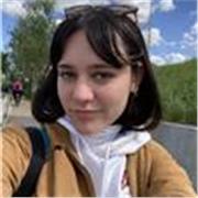 Neolaureata in matematica disponibile per ripassare/studiare/fare esercizi/approfondire la matematica.