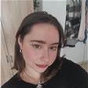 Puedo enseñar literatura y algunos aspectos de lengua, como sintaxis...Además también puedo dar clases de un latín básico e inicial. Actualmente estudio la carrera universitaria de literatura comparada