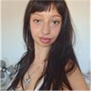 Profesora de Historia apta para edades desde primaria hasta secundaria. 