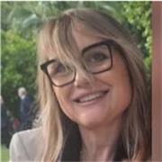 Amo insegnare ed offro ripetizioni a studenti delle scuole superiori che devono recuperare debiti e aiuto compiti primaria e medie