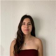Profesora cercana, creativa y apasionada por los idiomas y la educación. Ofrezco clases a niños, jóvenes o adultos.