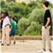 Offro lezioni di inglese online da Roma per studenti di elementari e medie, con metodo chiaro, pazienza e supporto personalizzato.