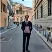 Offro lezioni private di latino e porto i miei alunni a riflettere sui testi e imparare la lingua attraverso le storie 