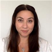 Professeure d'espagnol native, cours en ligne. Maîtrise en droit et actuellement doctorat en droit.