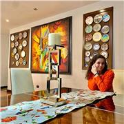 Étudiante en terminale, j’aime pratiquer les langues, j’ai la chance d’être bilingue en espagnol. Je serai ravie de vous aider !