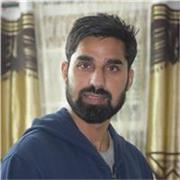 Zoology tutor teaching lessons to children of all ages