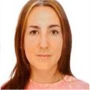 Profesora que se adapta a metodologías a diferentes etapas educativas y fomentar un aprendizaje lúdico y significativo.