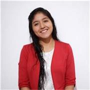 Profesora de inglés imparte clases a todas las edades