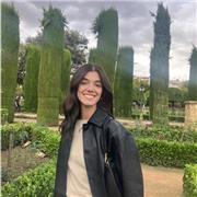 Diplomata in lingue al liceo linguistico selmi con 90 su 100; attualmente frequento università di lingue a Bologna