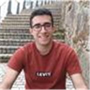 Profesor de Historia imparte clase a todas las edades