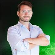 Profesional con mas de 6 años de experiencia que imparte manera online desde la experiencia real y lo que realmente genera impacto