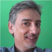 Profesional con más de 30 años en la enseñanza da clases de rezuerzo escolar para superar la ESO