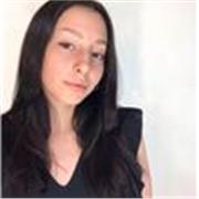 Diseñadora grafica enseña conceptos basicos de diseño grafico, illustrator y photoshop a niños de todas las edades