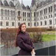 Estudiante de doble grado en Derecho y Economía ofrezco  clases particulares de Economía para ESO y Bachillerato.