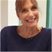 Buona sera, mi chiamo Enrica mi piacerebbe insegnarvi a parlare bene in Inglese, non perché dovete andare bene a scuola ma perché la conoscenza della lingua inglese sarà la vostra porta sul mondo del futuro