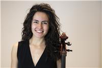 Graduada en la especialidad de violoncello en el conservatorio superior de música de aragón imparte clases de todos los niveles