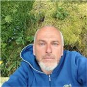 Titulaire d'un master anglais, ayant vécu et travaille en Grande Bretagne, utilisation de l'anglais dans ma carrière professionnel et passionné par cette langue