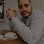 Maestro de educación primaria, disponible para dar clases de las distintas materias de la etapa