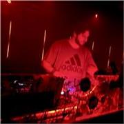 Laureando di musica elettronica tiene corsi su music production e djing