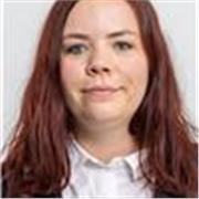 Docente especializada en inglés, con experiencia en centros públicos de secundaria, bachillerato y formación profesional. 