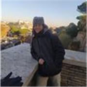 Tutor didattico ed allievo attore impartisce lezioni e segue bambini o ragazzi con o senza disturbi dell'apprendimento. Attraverso metodi trasversali congiunge lo studio con il livello emozionale dell'allievo