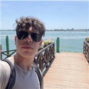 Estudiante de ingeniería aeronáutica brinda apoyo escolar en matemática y física para secundaria y universidad básica