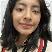 Profesora de Economía que imparte clases online a estudiantes de ESO y universitarios