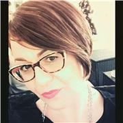 Decente di economia impartisce lezioni di economia aziendale, ragioneria e diritto e italiano per stranieri