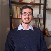 Offro lezioni private a bambini e bambine della scuola primaria, medie e superiori adattandole alle loro esigenze personali