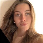 Profesora de Inglés imparte clases a niños/as de todas las edades