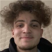 Soutien scolaire tout niveau et pour toutes les matières, je suis en troisième année de grande école de commerces. Cours en visio