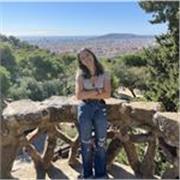 Studentessa italiana con 2 diplomi, italiano e statunitense, con esperienza nell'aiutare bambini delle élémentaire
