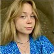 Étudiante en Master 1 LEA en Anglais-Italien, niveau B2 en anglais et C1 en italien, j'aimerais apporter mon aide à des élèves 