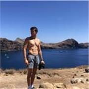 Joven monitor de natación con ganas de enseñar a niños y adultos a nadar ¡En poco tiempo!